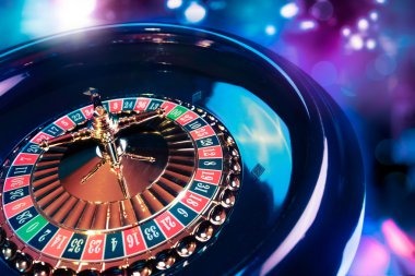 Play'n GO slot game interface showing spin controls, balance, and winning line displays